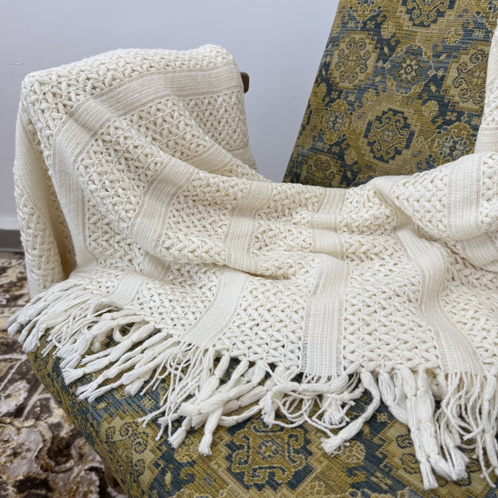 Plaid crochet blanc