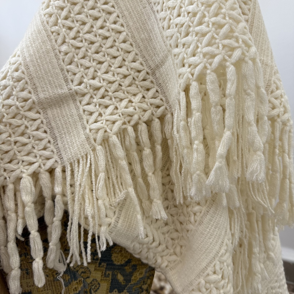 Plaid crochet blanc