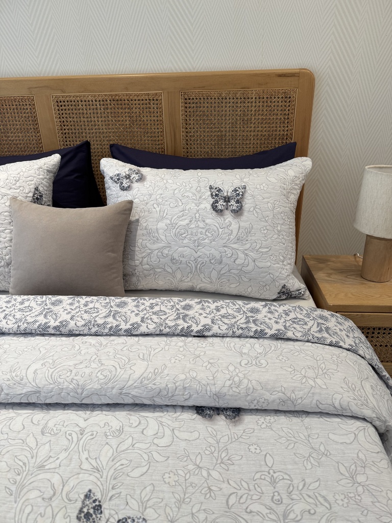 Couvre lit manterol 3 pièces  double face Motif Papillons & Arabesques – Gris & Blanc 