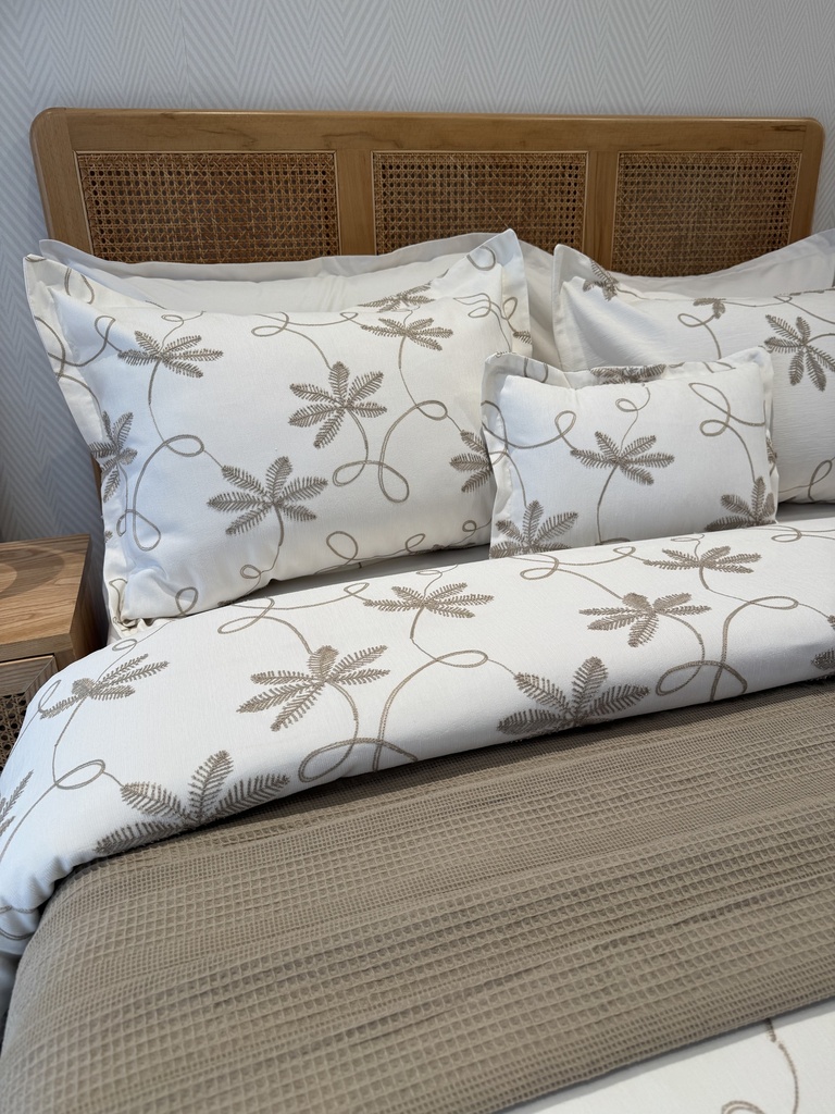 Couvre lit 4 Pieces Fleurs de Lin Marron