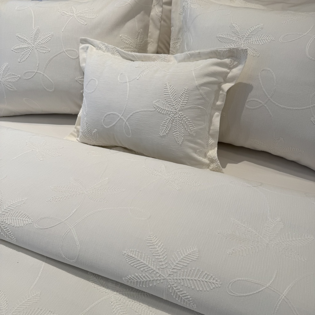 Couvre lit 4 Pieces Fleurs de Lin Blanc