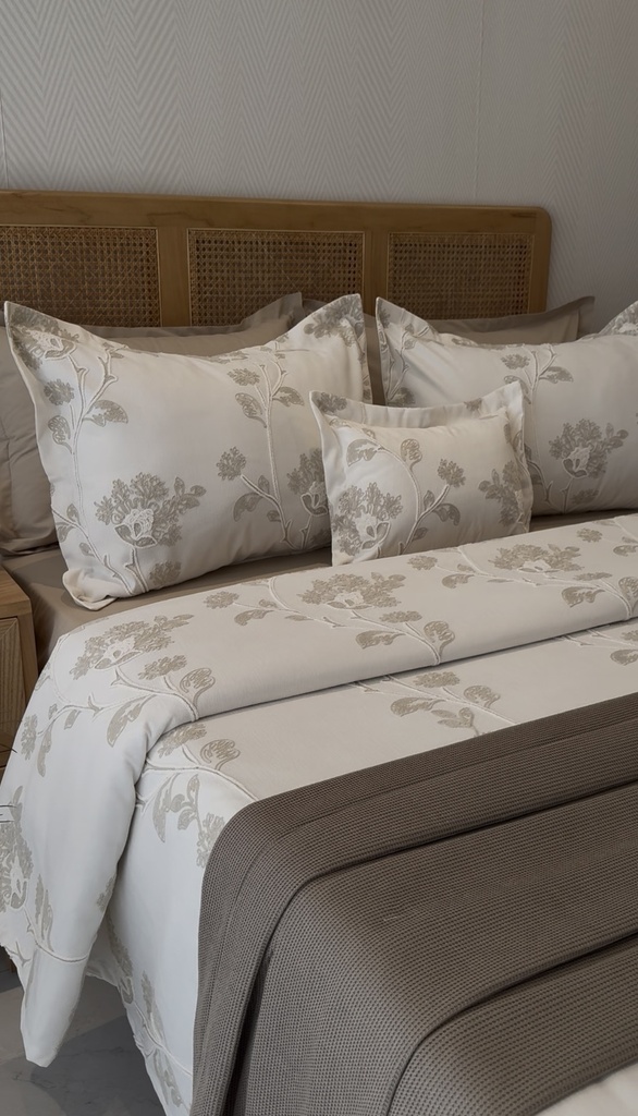 Couvre lit 4 Pieces Fleurs New beige