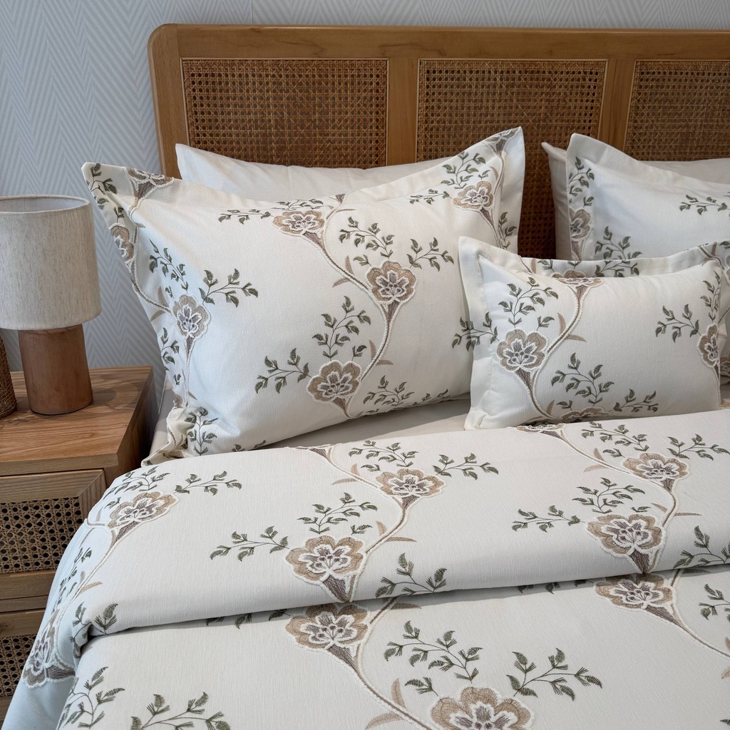 Couvre Lit Floral a Lianes 4 Pieces 