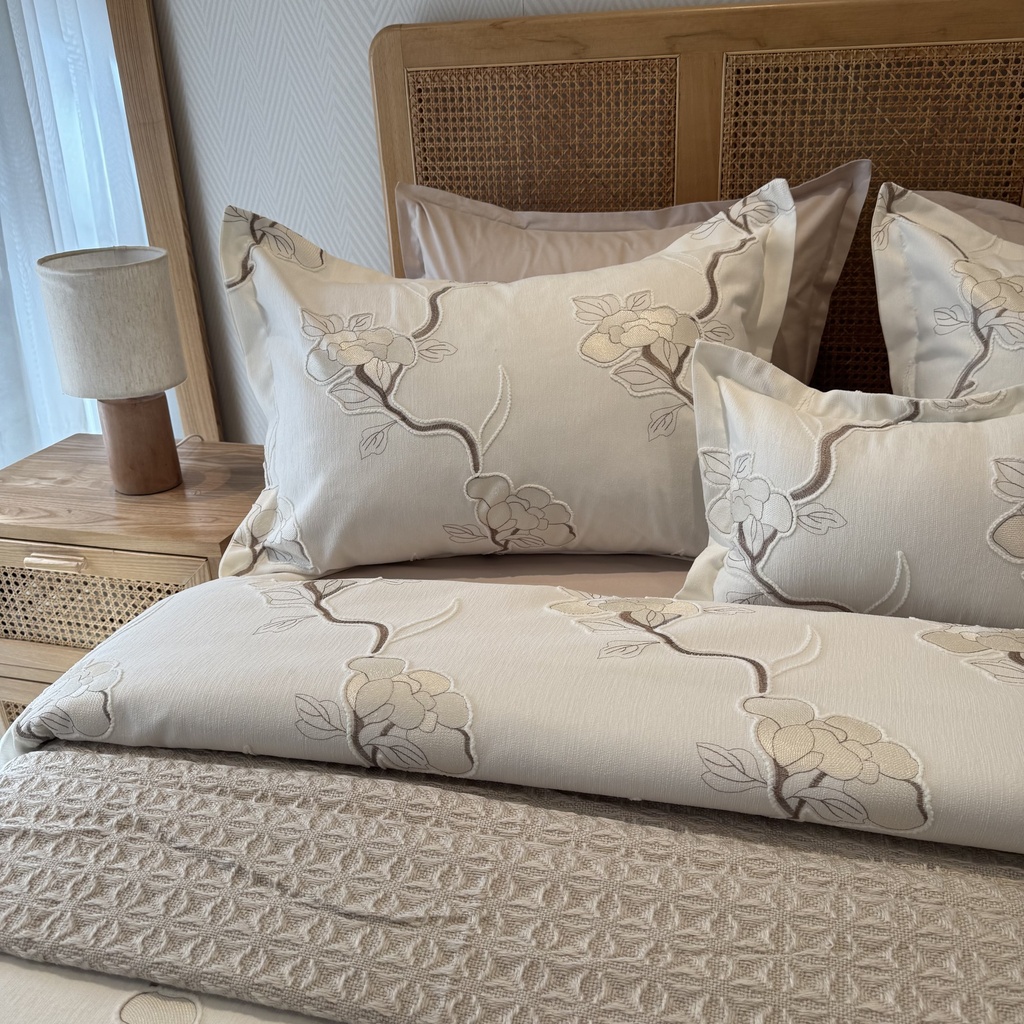 Couvre lit 4 Piece Douce Floraison Beige 