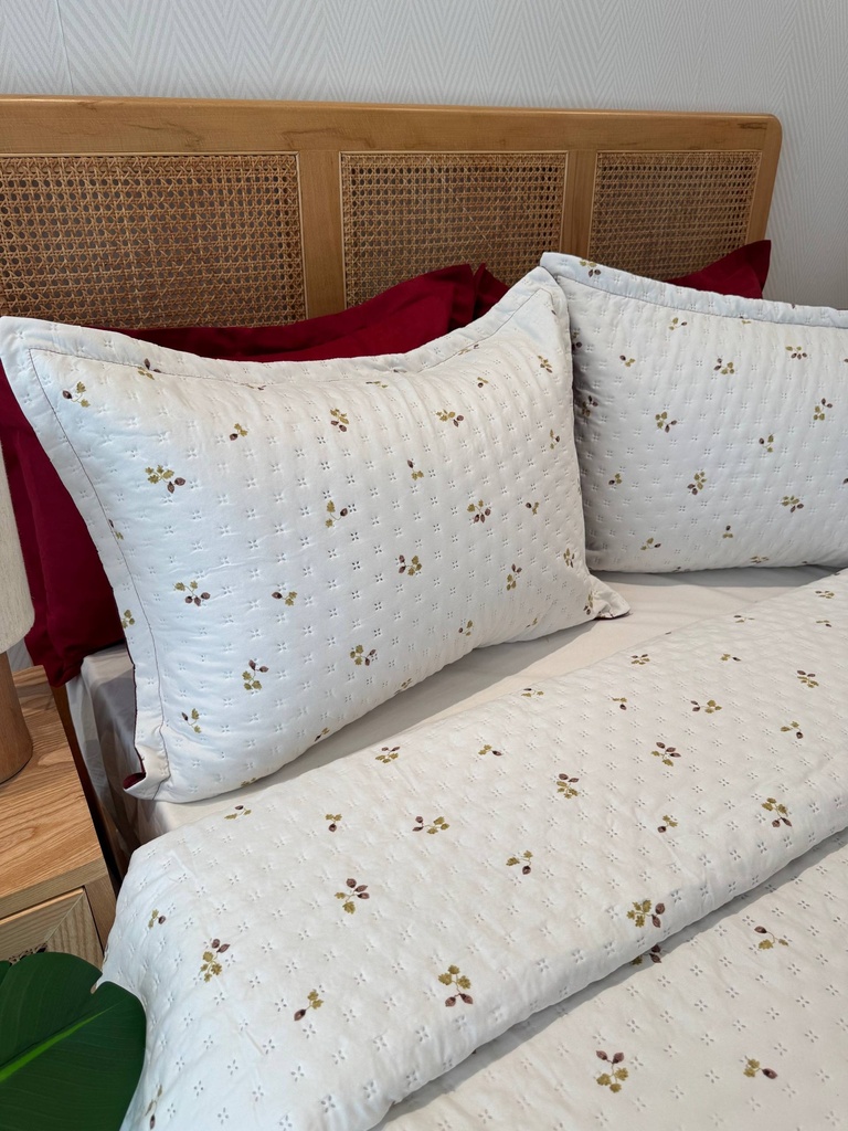 Couvre Lit 3 Pieces Petites Fleurs