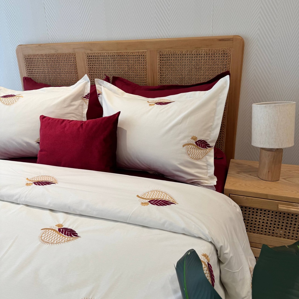 Housse de couette 3 Pieces 240/260 brode Fleur Rouge