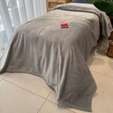 Couverture Piere Cardin 1 Place Gris