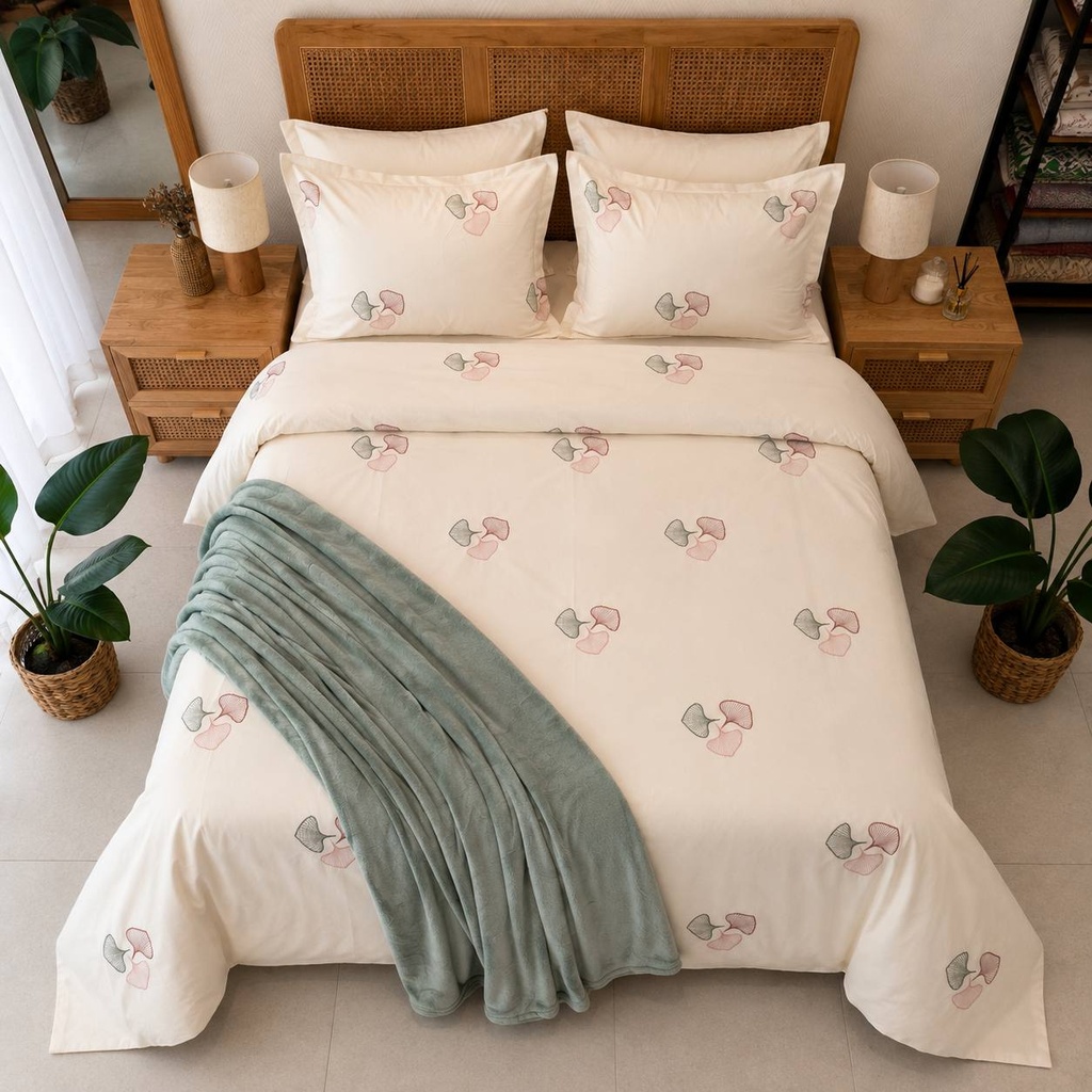 Housse de couette fleurs stylisees brode 3 pieces
